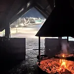Isokelo Log Alpstuga
