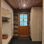 Isokelo Log Alpstuga *