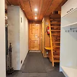 Isokelo Log Alpstuga *