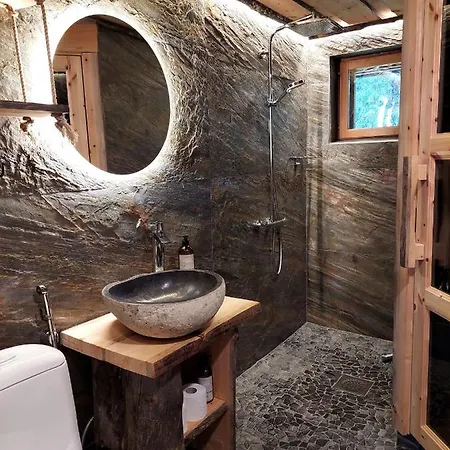 Domek alpejski Isokelo Log