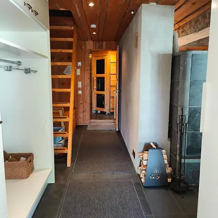 Domek alpejski Isokelo Log