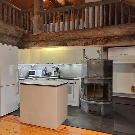 Isokelo Log Chalet Salla