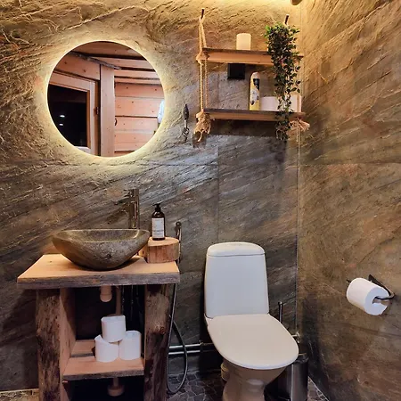Isokelo Log