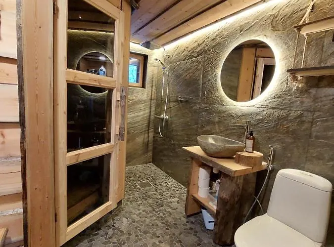 Isokelo Log Alpstuga